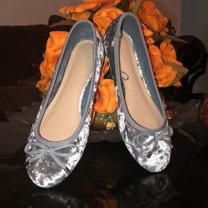 Grey Crushed velvet flats
